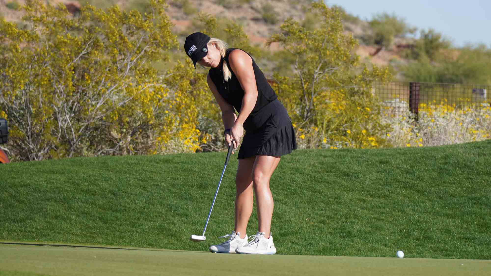 et22_carlisle_rd2_dani-holmqvist_putt_2000x1125.jpg